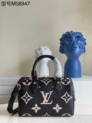 M58947 LV SPEEDY BANDOULIERE 25 手袋 压纹粒面牛皮革枕头包