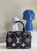 M58947 LV SPEEDY BANDOULIERE 25 手袋 压纹粒面牛皮革枕头包