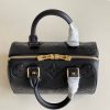 1682475614918532.jpg M58953 LV Speedy Bandouliere 20 手袋 压纹粒面牛皮革枕头包