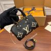 1682556204875415.jpg M81456 LV NANO SPEEDY 手袋 压纹软粒面牛皮mini枕头包