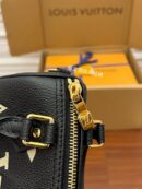 M81456 LV NANO SPEEDY 手袋 压纹软粒面牛皮mini枕头包