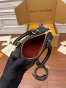 M81456 LV NANO SPEEDY 手袋 压纹软粒面牛皮mini枕头包