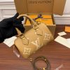 1682556432121336.jpg M81457 LV NANO SPEEDY 手袋 压纹软粒面牛皮mini枕头包