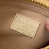 M81913 LV NANO SPEEDY 手袋 压纹软粒面牛皮mini枕头包 米白色