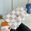 1684477781440072.jpg N61276 LV ROSALIE 零钱包 Damier Azur 帆布钱夹 LV豆豆钱夹 粉色