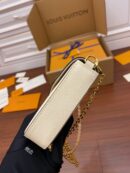 M82047 LV FELICIE POCHETTE 手袋 牛皮压纹三合一链条包 LV三件套 米白色
