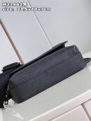 M22482 LV FASTLINE 邮差包 柔软牛皮男士单肩斜挎包 黑色