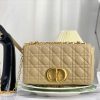 1693098687825248.jpg M9242 迪奥 CARO 中号手袋 柔软牛皮革藤格纹 米色