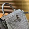 1bec40dc0a3e42b.jpg 爱马仕 Kelly 28cm 巴黎灰 一级尼罗鳄鱼皮 顶级手缝工艺 金扣