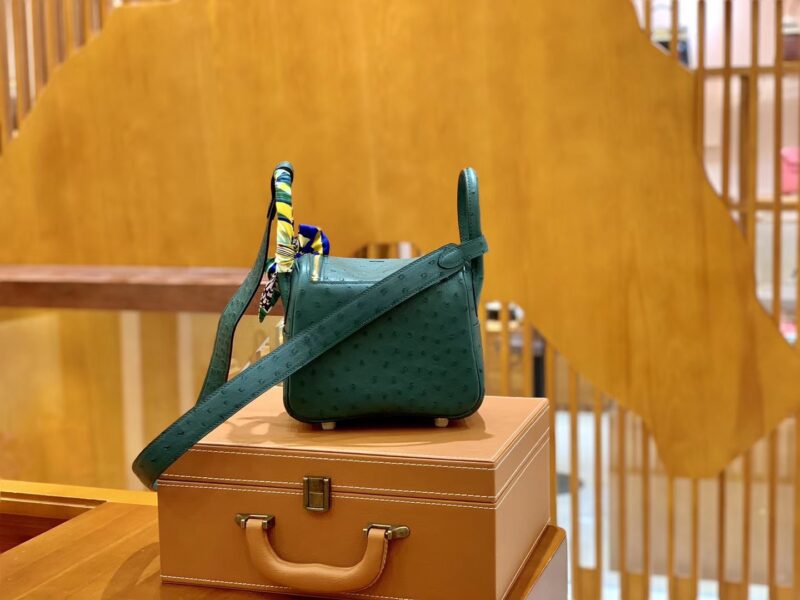 爱马仕 Mini Lindy 18cm 孔雀绿 金扣 南非鸵鸟皮 全手工缝制 - Image 5