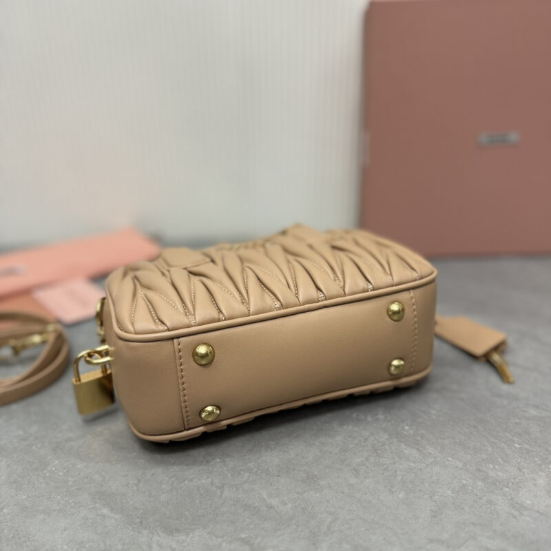 miumiu缪缪TooPretty系列5BB123保龄球手袋棕色 - Image 6