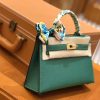 27b0234f66d82de.jpg 爱马仕 Mini kelly 丝绒绿 掌纹小牛皮 全手工缝制 臻品级别 19cm 金扣 现货