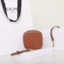Celine*Triomphe系列手提袋10J762棕色免检版