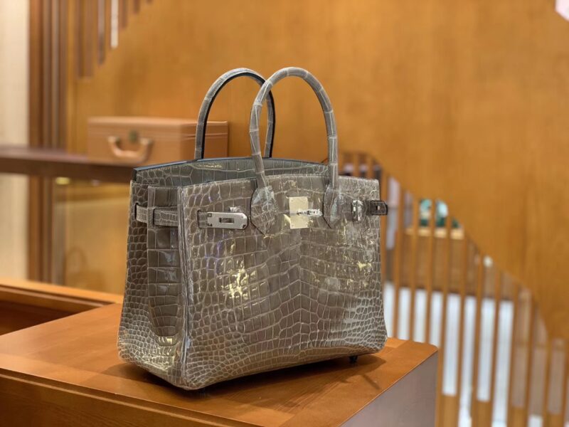 爱马仕 Birkin 铂金包 斑鸠灰 一级皮 尼罗鳄鱼皮 臻品级别 银扣 30cm - Image 2