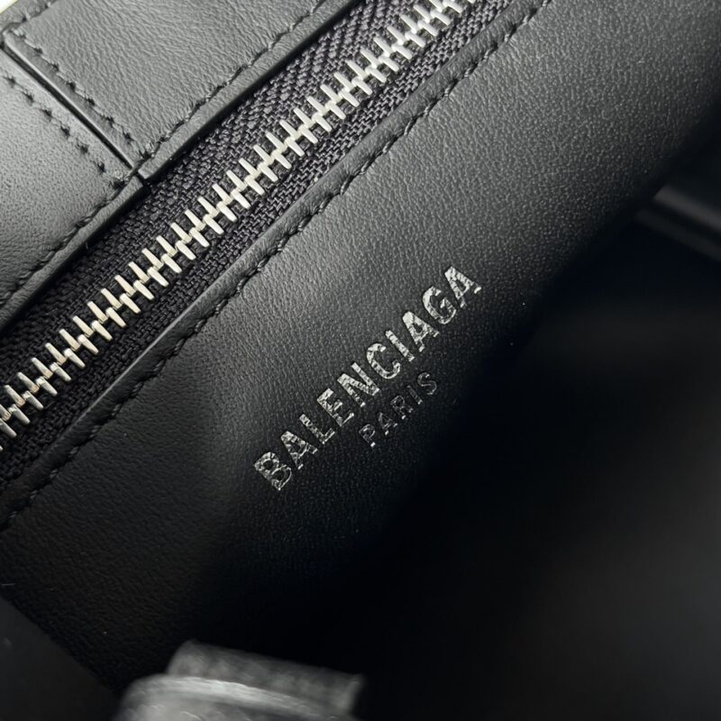 Balenciaga水桶包-Balenciaga2024新款 - Image 5