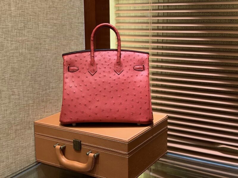 爱马仕 Birkin 25cm 大红色 南非进口鸵鸟皮 顶级手缝工艺 金扣 - Image 5