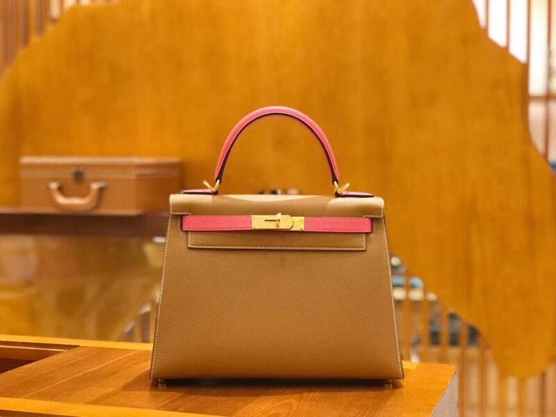 爱马仕 Kelly 28cm 金棕拼唇膏粉 Epsom 掌纹小牛皮 金扣 原版蜜蜡线 顶级手缝