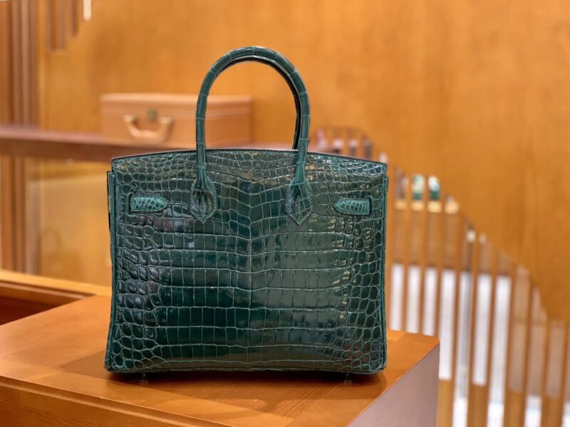 2f835548c402943.jpg 爱马仕 Birkin 铂金包 松柏绿 一级皮 尼罗鳄鱼皮 臻品级别 金扣 30cm