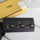 FENDI 芬迪 0251 2017新款南非小牛皮多功能长款铆钉链条包斜跨包 黑色铆钉