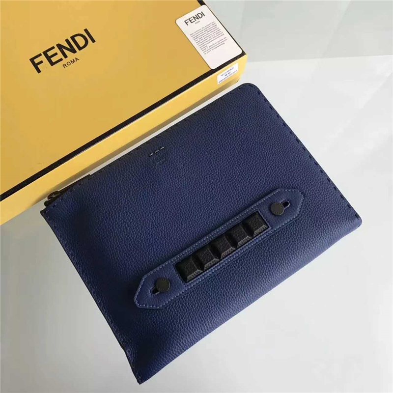 FENDI 芬迪 0225 精选小牛皮荔枝纹加钉腕带手拿包 蓝色