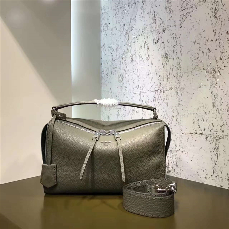FENDI 芬迪 8762 2017新款 牛皮女士单肩手提包 罗马波士顿包 军绿色