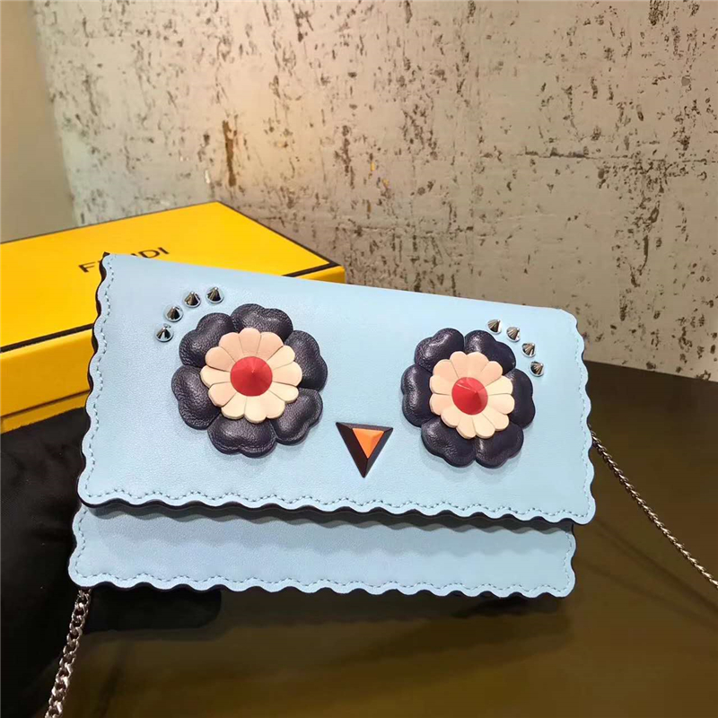 Fendi 2017新款 Tube Faces 小牛皮 俏皮链条包手拿包 天蓝色