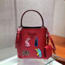 1BA217 Prada女包 Prada Panier 珐琅金属贴花 Saffiano皮革 Prada手袋 红色