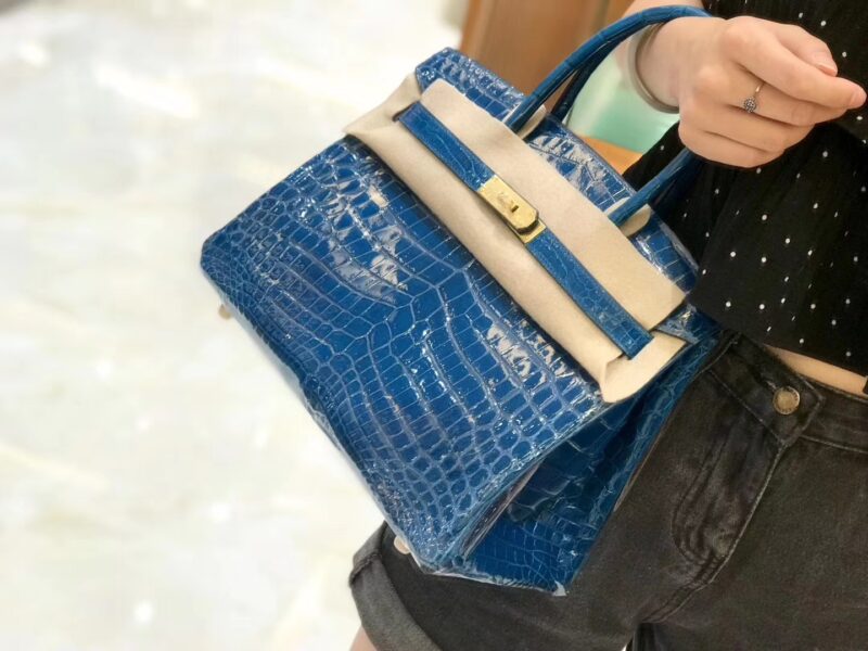 爱马仕 新增现货 birkin 铂金包 电光蓝 一级鳄鱼皮 金扣 30cm - Image 2