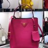 38272_P_1552923308228.jpg 1BA212 Prada New Double 手袋 Prada手提包 普拉达水桶包 普拉达牛皮包 玫红黑