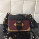 1BD045 Prada cahier 全新升级版 十字纹牛皮 古铜装饰 手袋 黑拼褐红