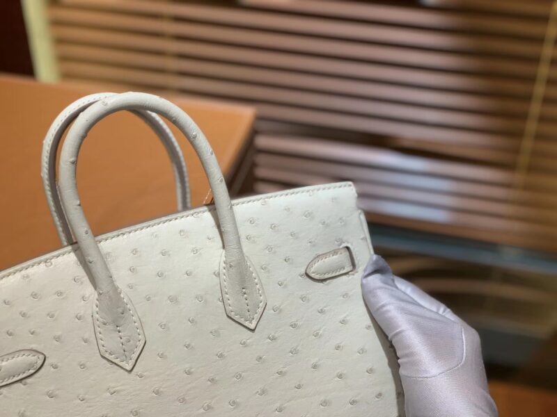 爱马仕 Birkin 25cm 奶昔白 南非进口鸵鸟皮 顶级手缝工艺 金扣 - Image 4