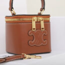 Celine*Triomphe系列手提袋10J762棕色免检版