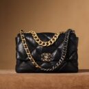 Chanel 19Bag系列小羊皮口盖包黑色免检版