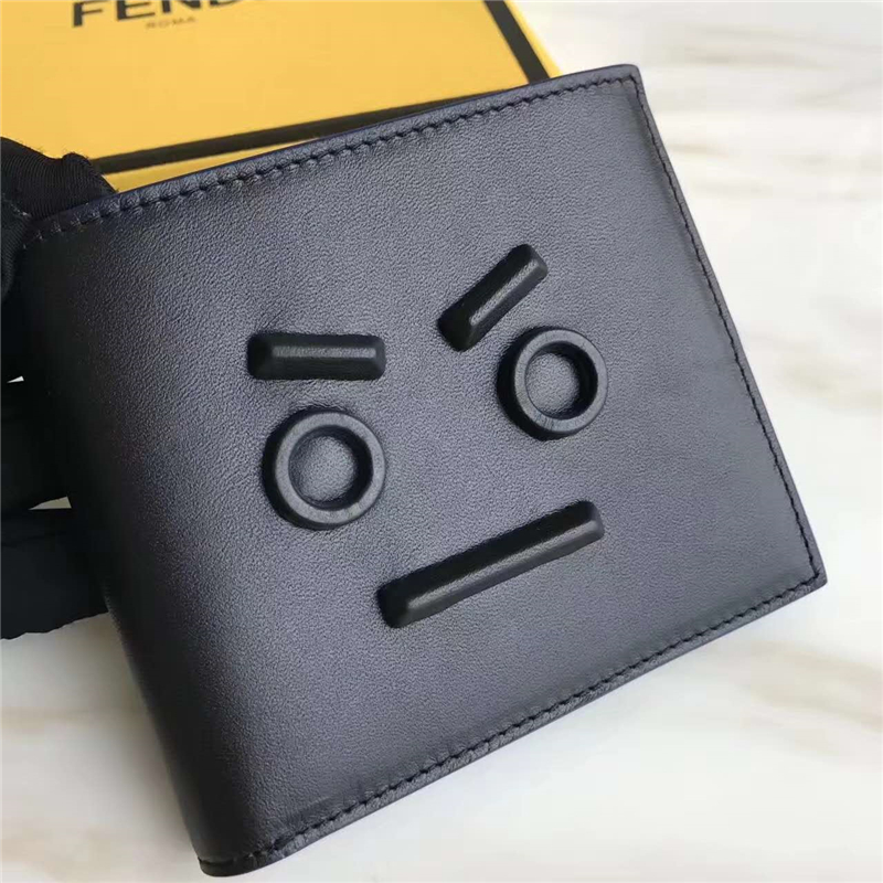 FENDI 芬迪 2017新款 face浮雕同色贴花 小牛皮折叠皮夹 黑色