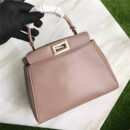 2590 FENDI 芬迪 软羊皮革手提包 两个内袋 金属配件 裸粉