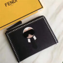 FENDI 0363克公仔 芬迪手拿包 老佛爷造型 芬迪钱包 黑色