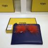 0363 FENDI 芬迪 柔软小牛皮 毛绒眼睛 拉链手拿包 蓝色