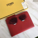 0363 FENDI 芬迪 柔软小牛皮 毛绒眼睛 拉链手拿包 红色