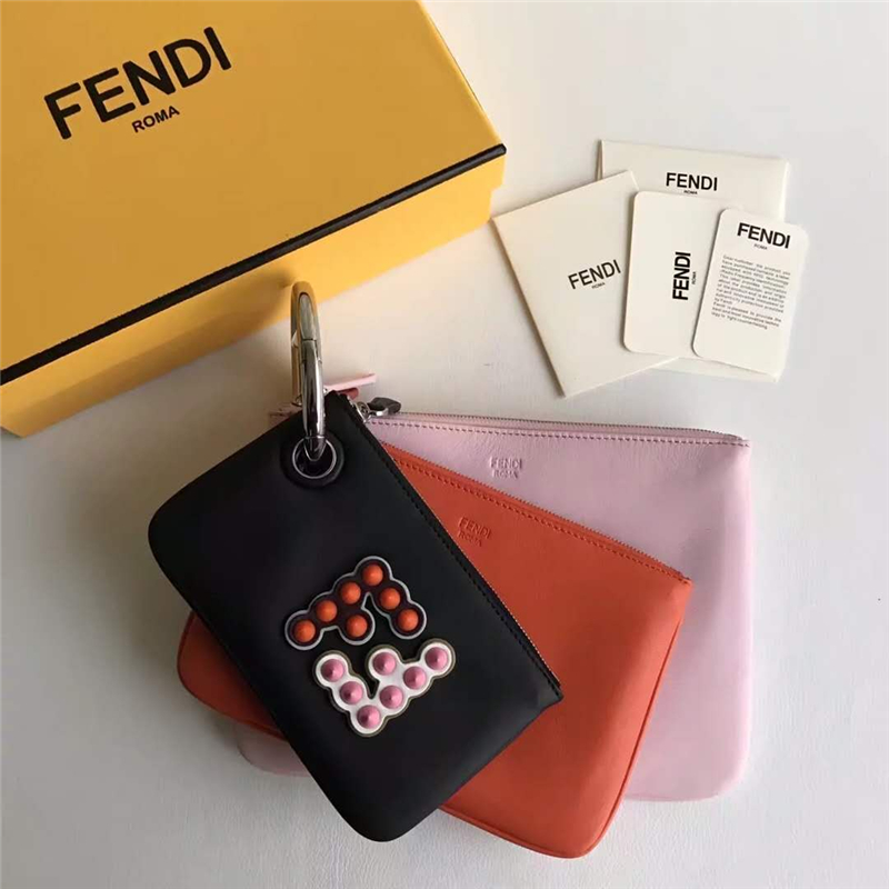 622 FENDI芬迪 F IS FEND 三套索环 拼色铆钉手拿包 黑橙粉
