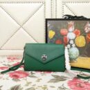 527857 GUCCI 2018秋冬 咆哮虎头装饰 翻盖 肩背包 绿色