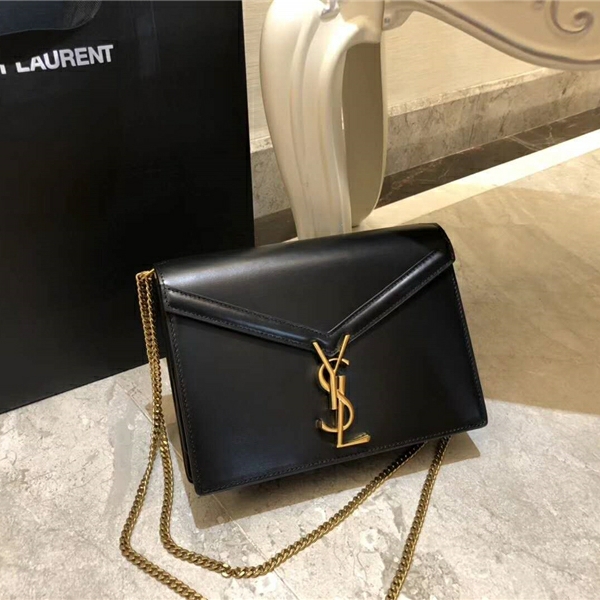 532750 YSL女袋 CASSANDRA 中号 字母标志 拉头光面 圣罗兰信封皮包 黑色