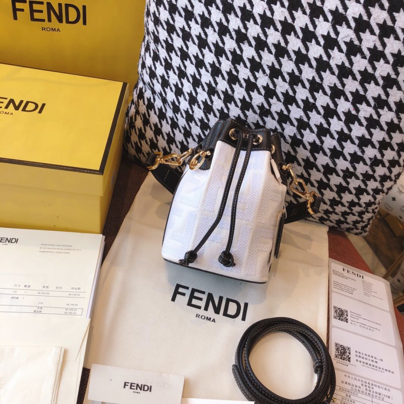 8BS010 Fendi Mon Tresor小号水桶手袋 芬迪迷你水桶包 白色