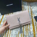 354119 YSL圣罗兰经典中号monogram图案型圣罗兰鳄鱼纹流苏挎包 粉色