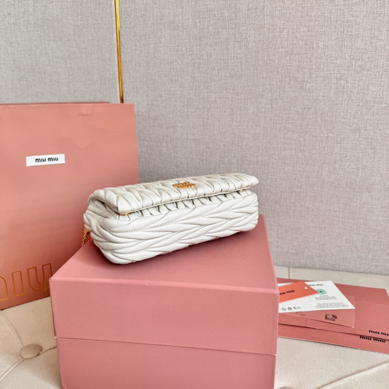 miumiu缪缪*Matelasse系列5BP086单肩包白色免检版 - Image 5
