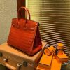 42f7e07e0cbebe4.jpg 爱马仕 Birkin铂金包 复古红一级皮 尼罗鳄鱼 进口原料 顶级手缝工艺 25cm