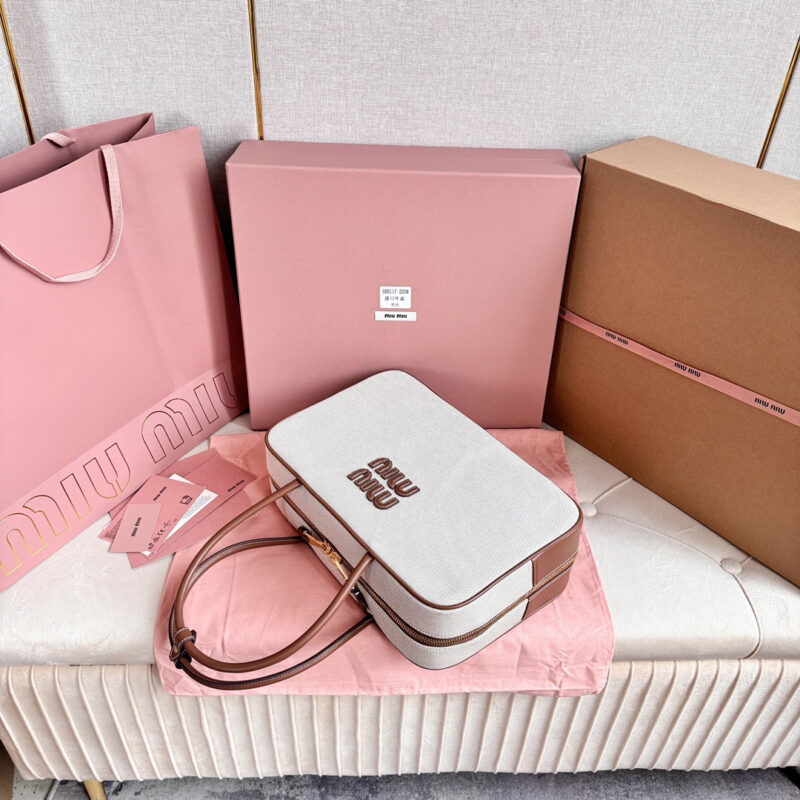 miumiu*5BB17长肩带公文包白色免检版 - Image 4