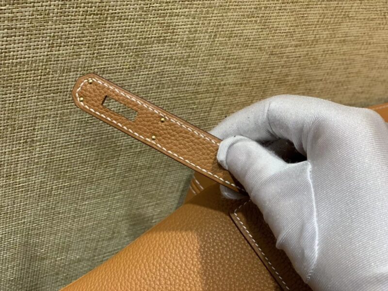 爱马仕 Kelly凯莉包 togo小牛皮 太妃金 进口原料 原版蜜蜡线 金扣 28cm - Image 8
