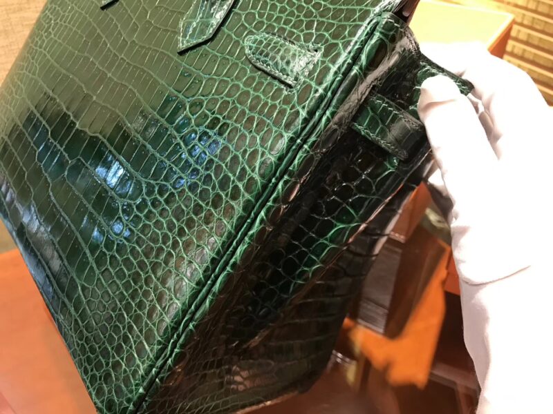 爱马仕 Birkin铂金包 祖母绿 一级皮 湾鳄鱼皮 倒V 进口原料 顶级手缝工艺 30cm - Image 4