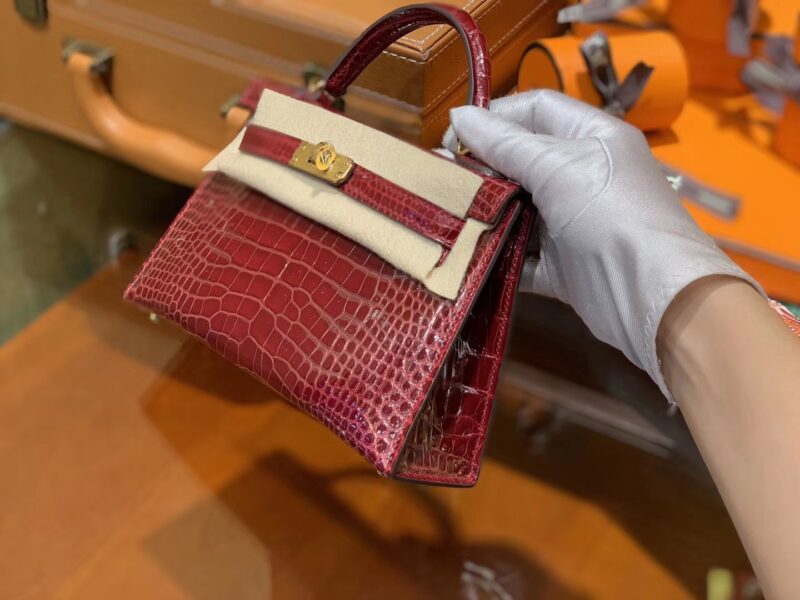 爱马仕 Mini Kelly 枣红色 一级美洲鳄鱼皮 全手工缝制 臻品级别 金扣 19cm 2代 - Image 4