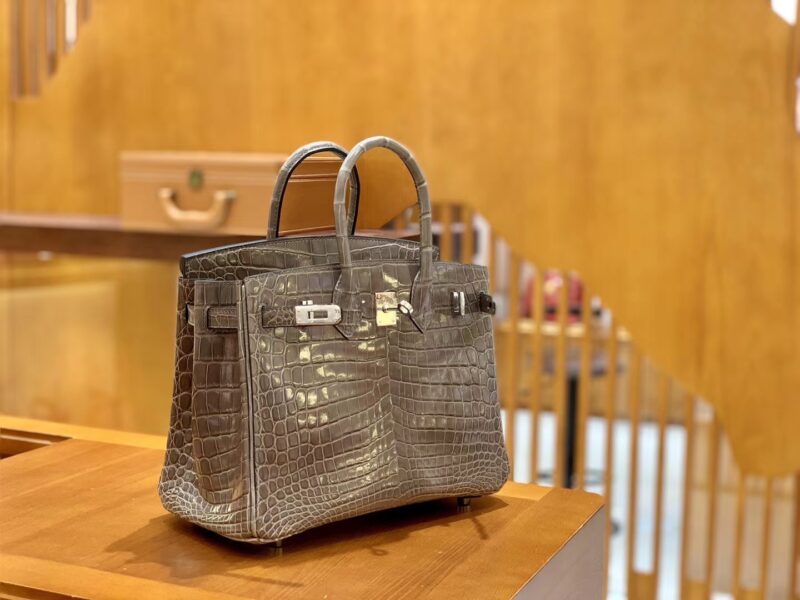 爱马仕 Birkin 25cm 尼罗鳄鱼皮 斑鸠灰 银扣 全手工缝制 - Image 2